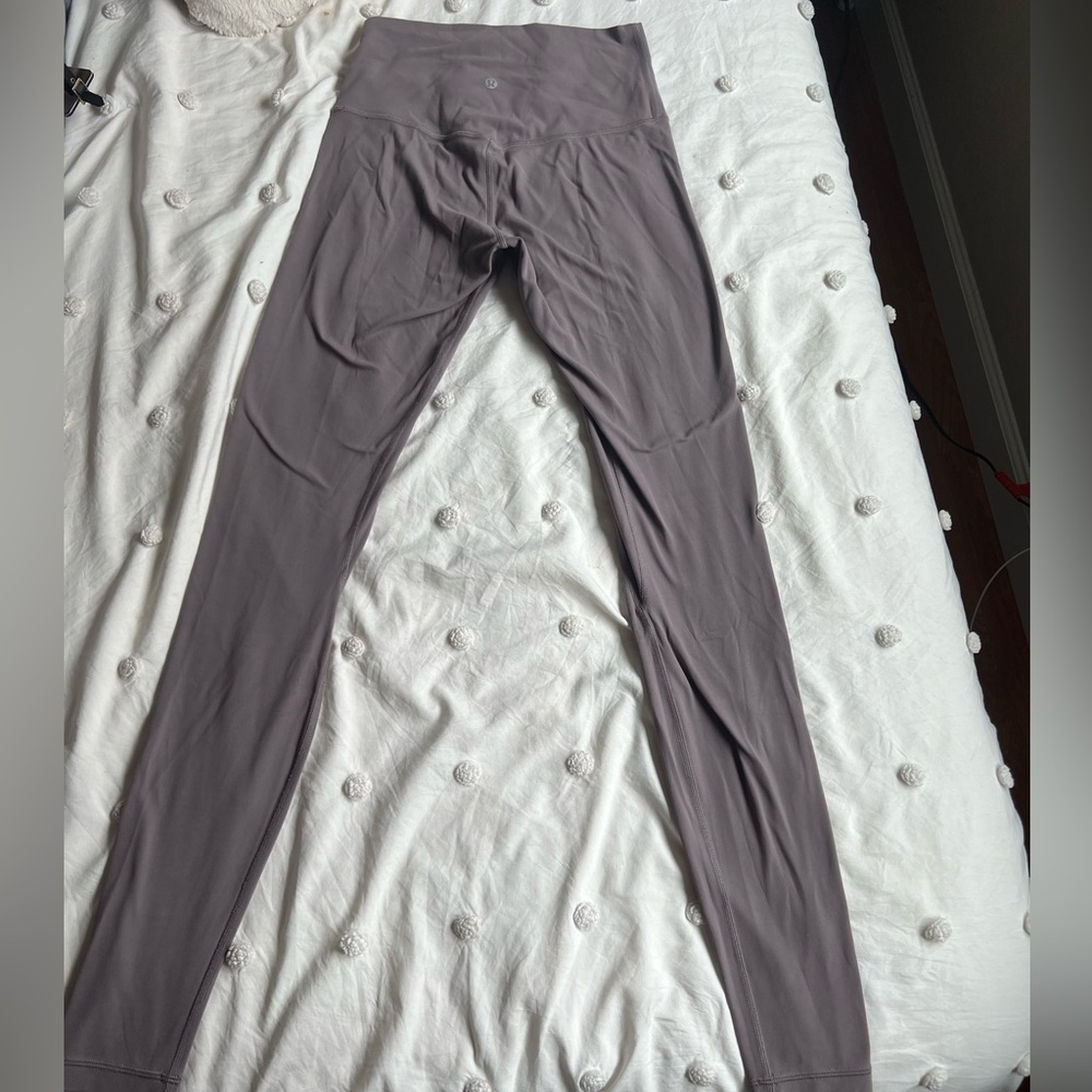 LULULEMON Align light purple leggings!